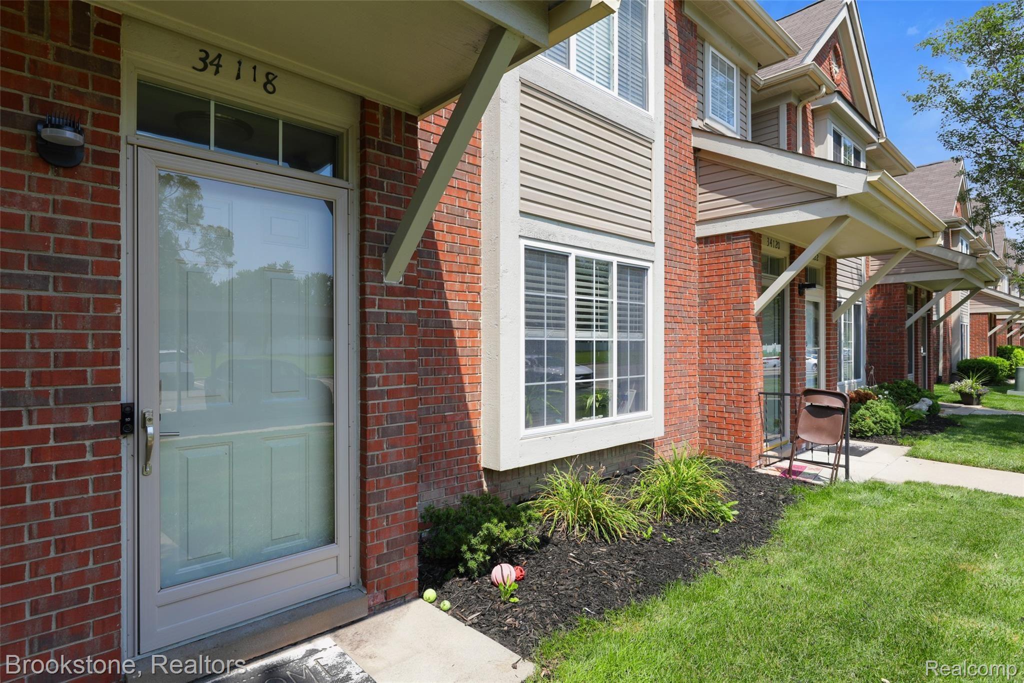 34118 Utica Road, Unit 903 Fraser, MI 48026 - Photo 30 of 32 front entrance