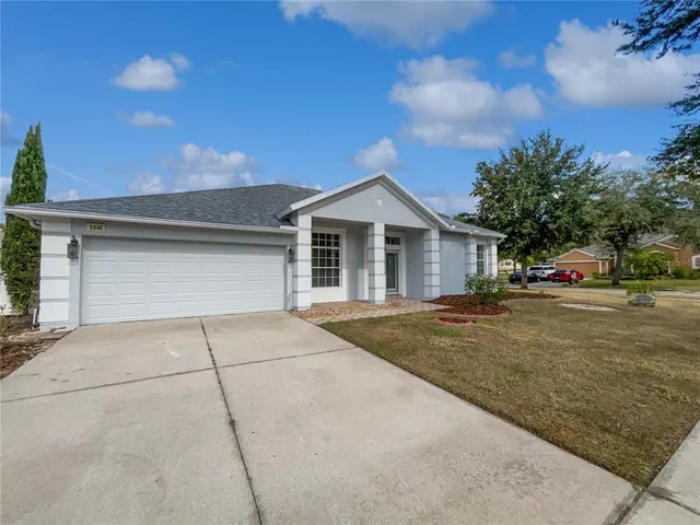 $448,000 | 2046 Heartland Circle, Valrico, FL 33594
