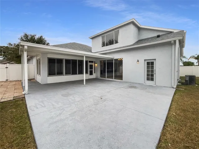 $448,000 | 2046 Heartland Circle, Valrico, FL 33594