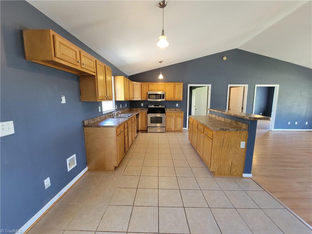 5401 Leighann Road Browns Summit, NC 27214 - Photo 8 of 32 Gallery Image 8