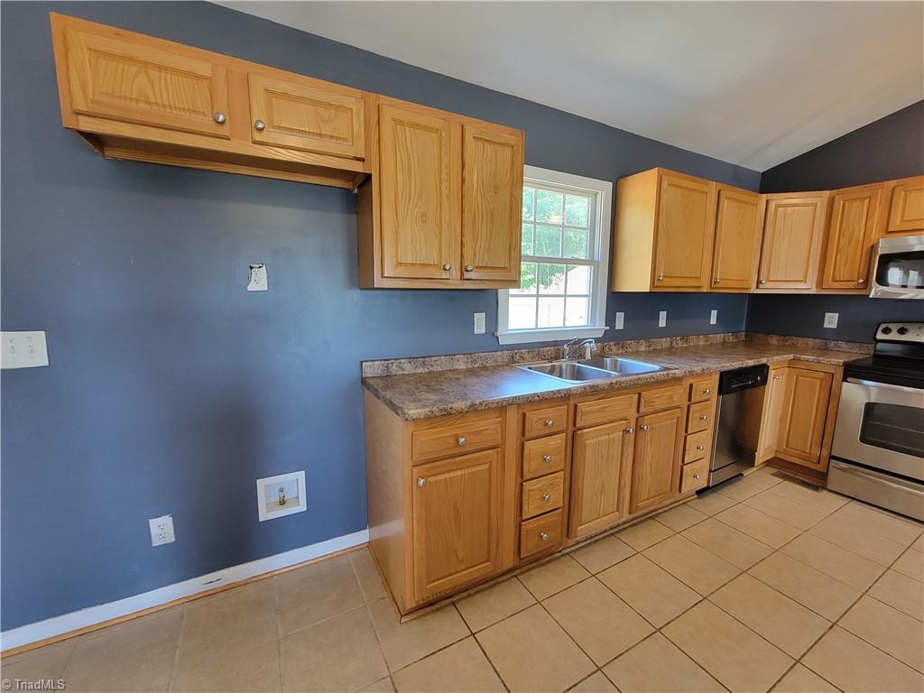 5401 Leighann Road Browns Summit, NC 27214 - Photo 10 of 32 Gallery Image 10