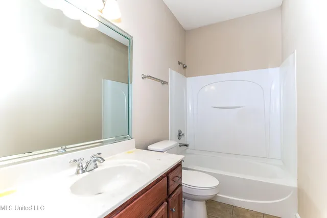 $2,220 | 2588 Pyramid Drive, Southaven, MS 38672