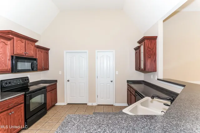 $2,220 | 2588 Pyramid Drive, Southaven, MS 38672