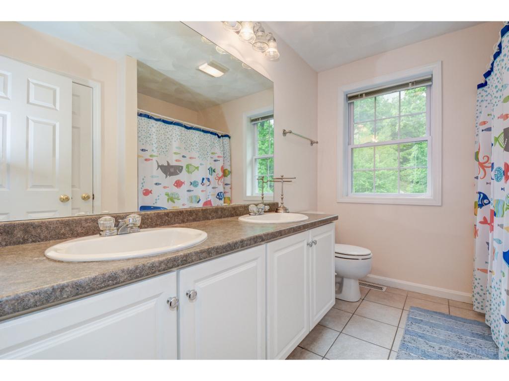32 Autumn Woods Road Salem, NH 03079 - Photo 27 of 30