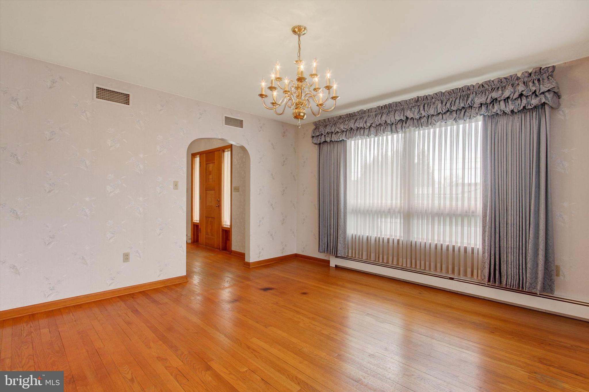 241 Charles Street Hanover, PA 17331 - Photo 11 of 40