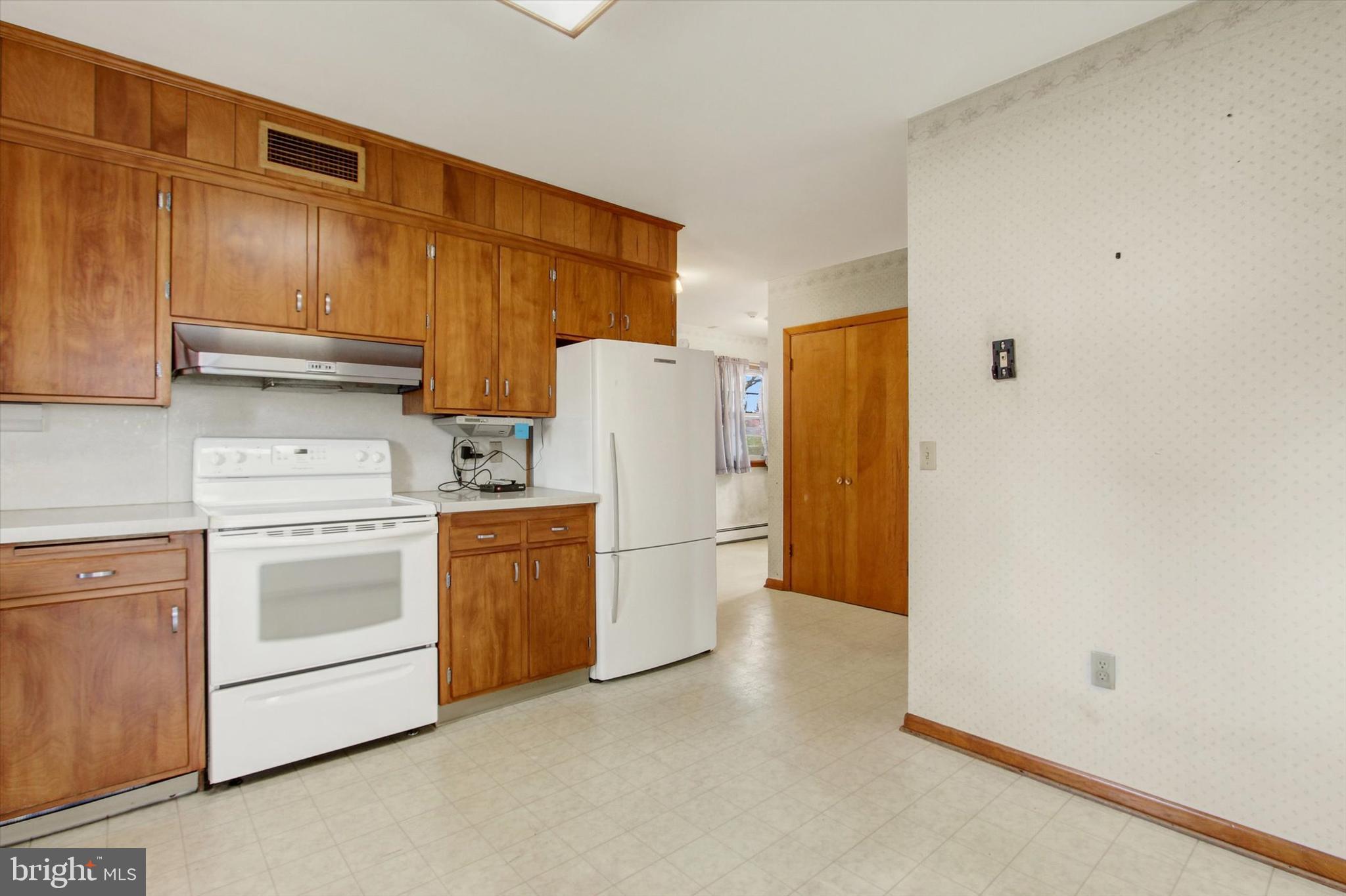 241 Charles Street Hanover, PA 17331 - Photo 14 of 40