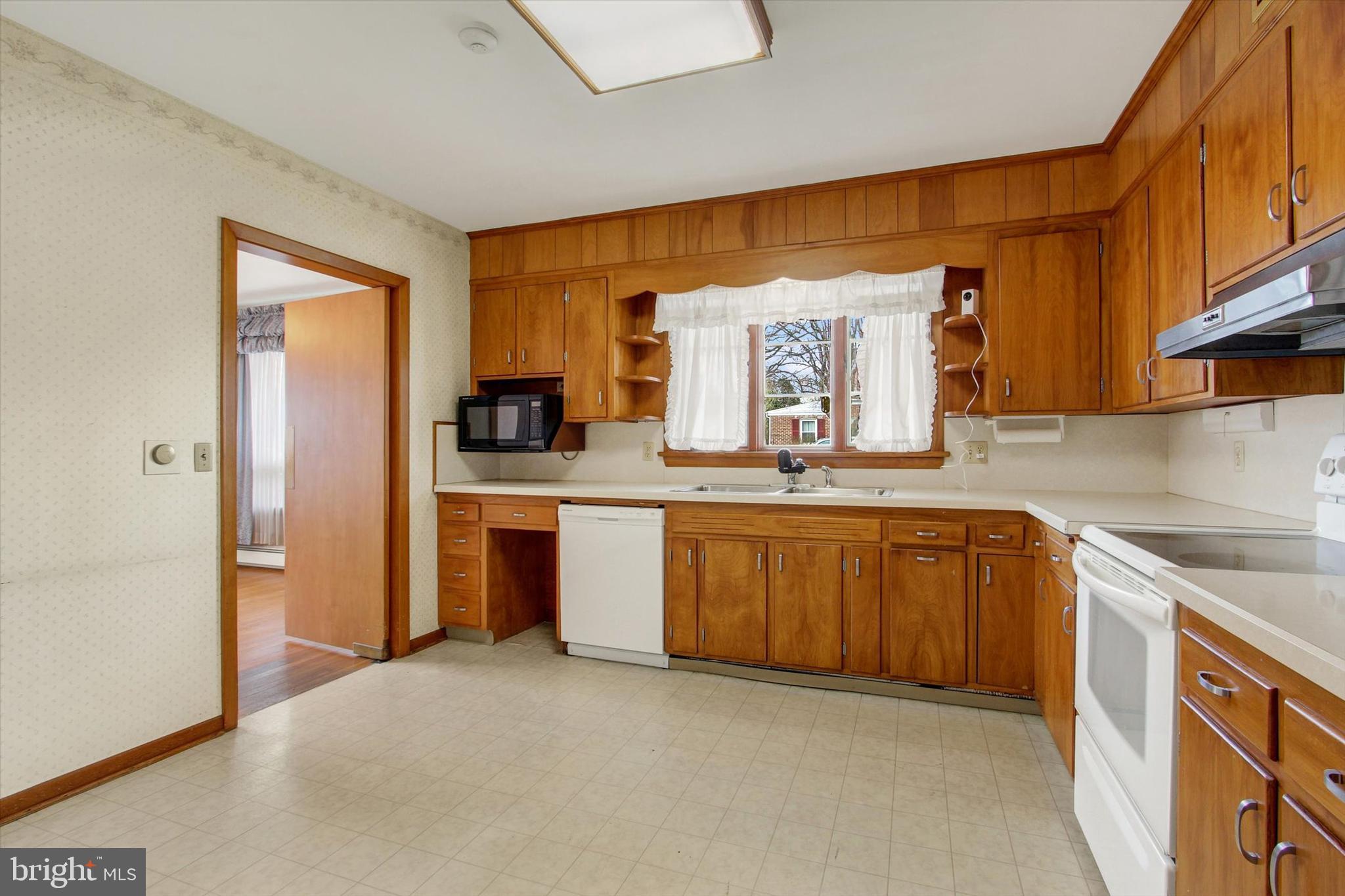 241 Charles Street Hanover, PA 17331 - Photo 15 of 40