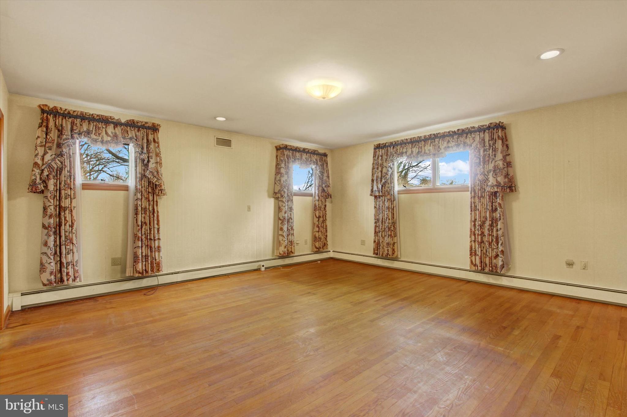 241 Charles Street Hanover, PA 17331 - Photo 18 of 40