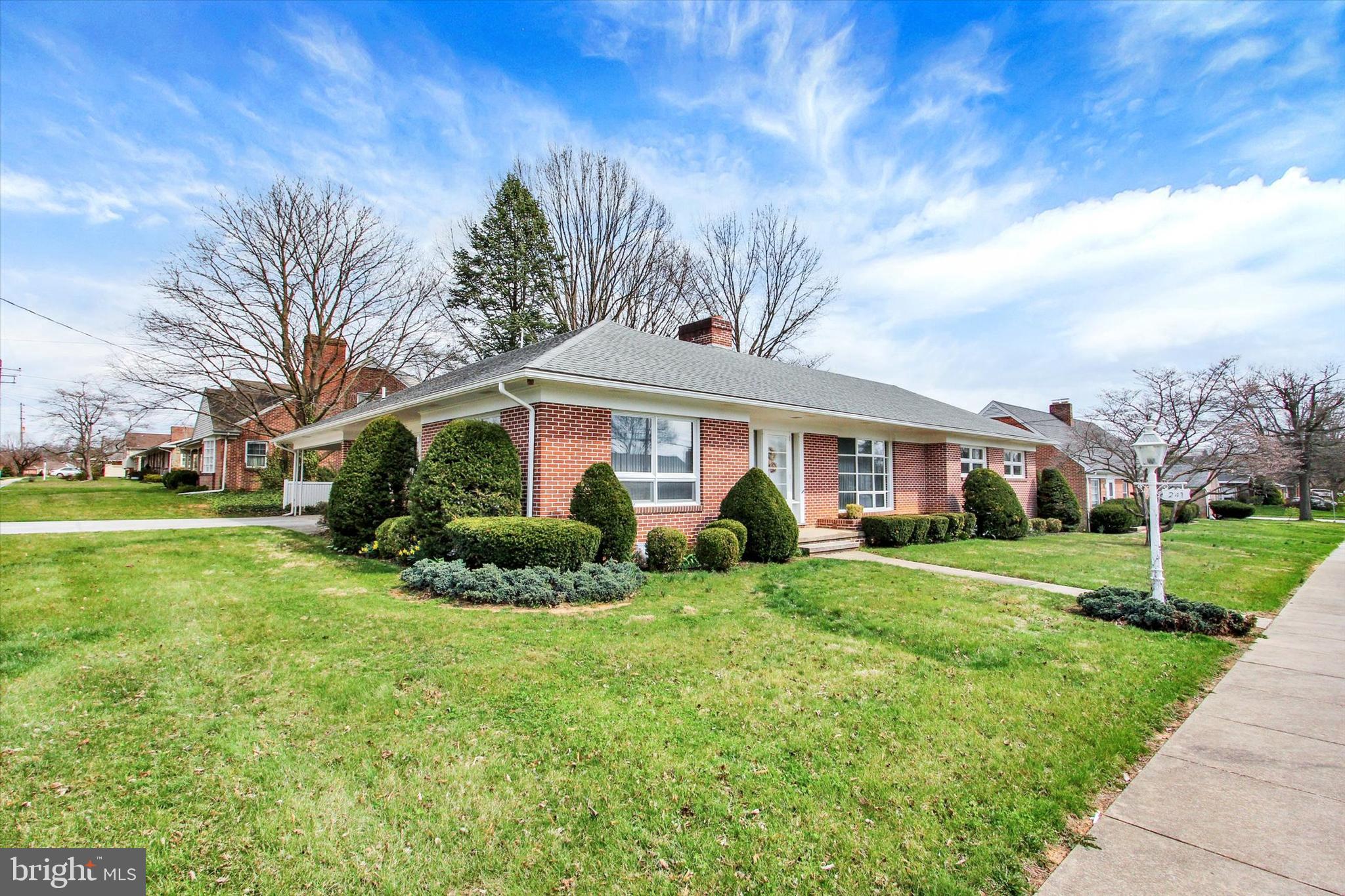 241 Charles Street Hanover, PA 17331 - Photo 3 of 40