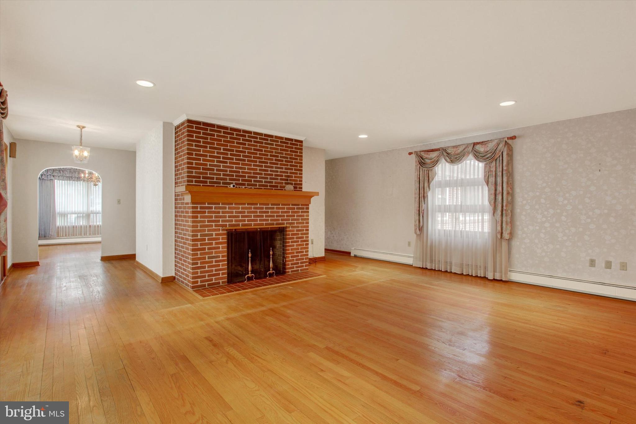 241 Charles Street Hanover, PA 17331 - Photo 8 of 40