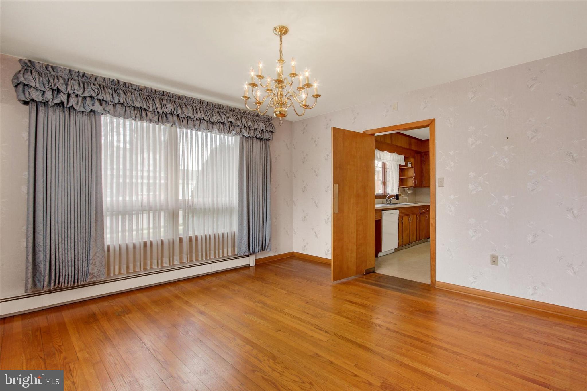 241 Charles Street Hanover, PA 17331 - Photo 10 of 40
