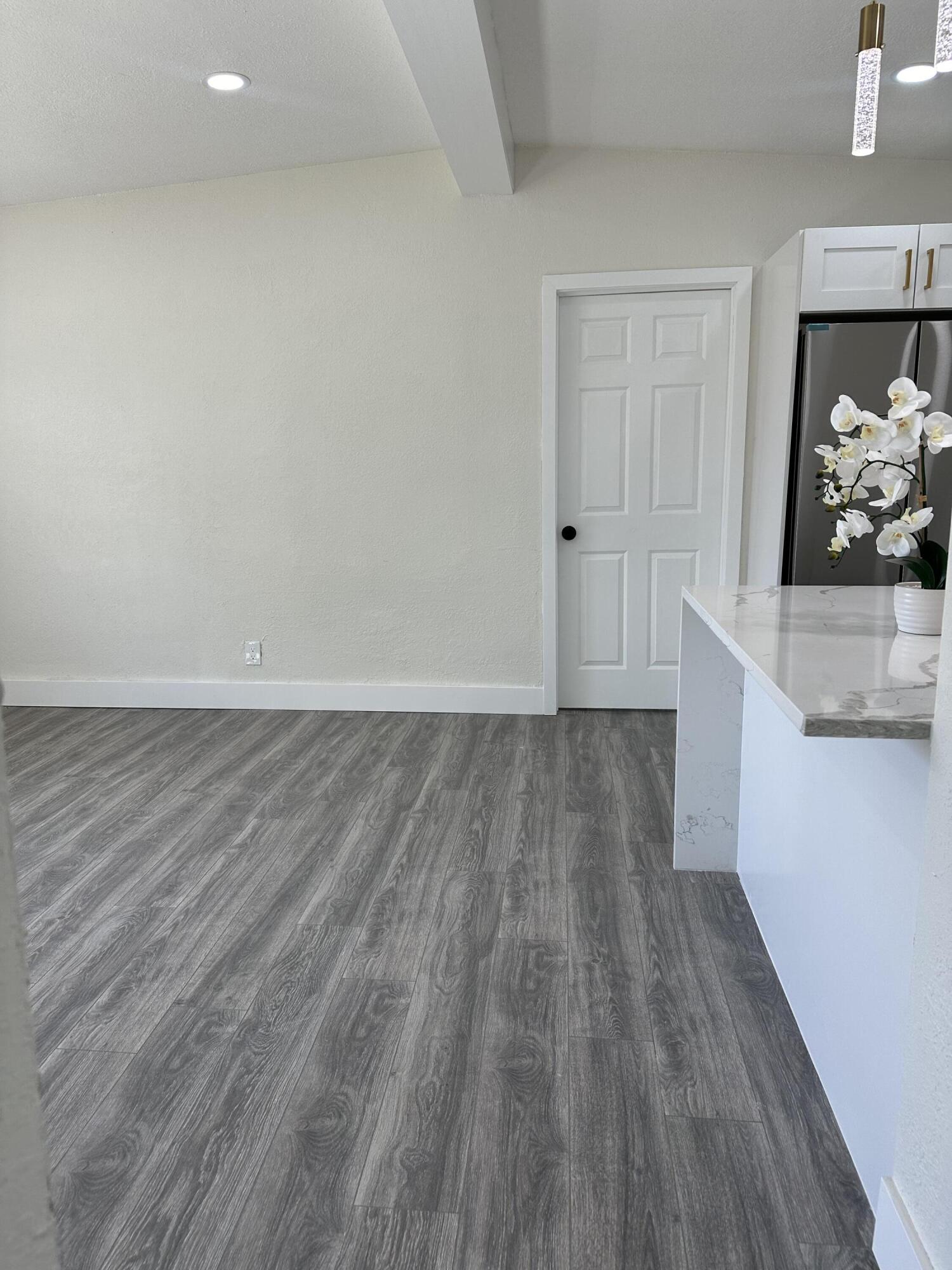 551 Oleander Road Lantana, FL 33462 - Photo 12 of 40 IMG_0215