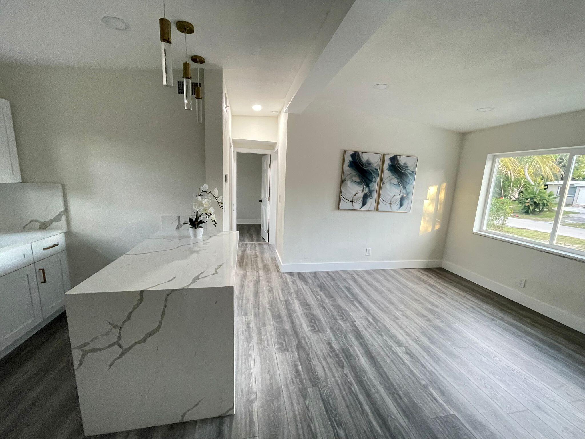 551 Oleander Road Lantana, FL 33462 - Photo 6 of 40 59de9a66-30fa-4cda-8b52-c3e83295ae6d