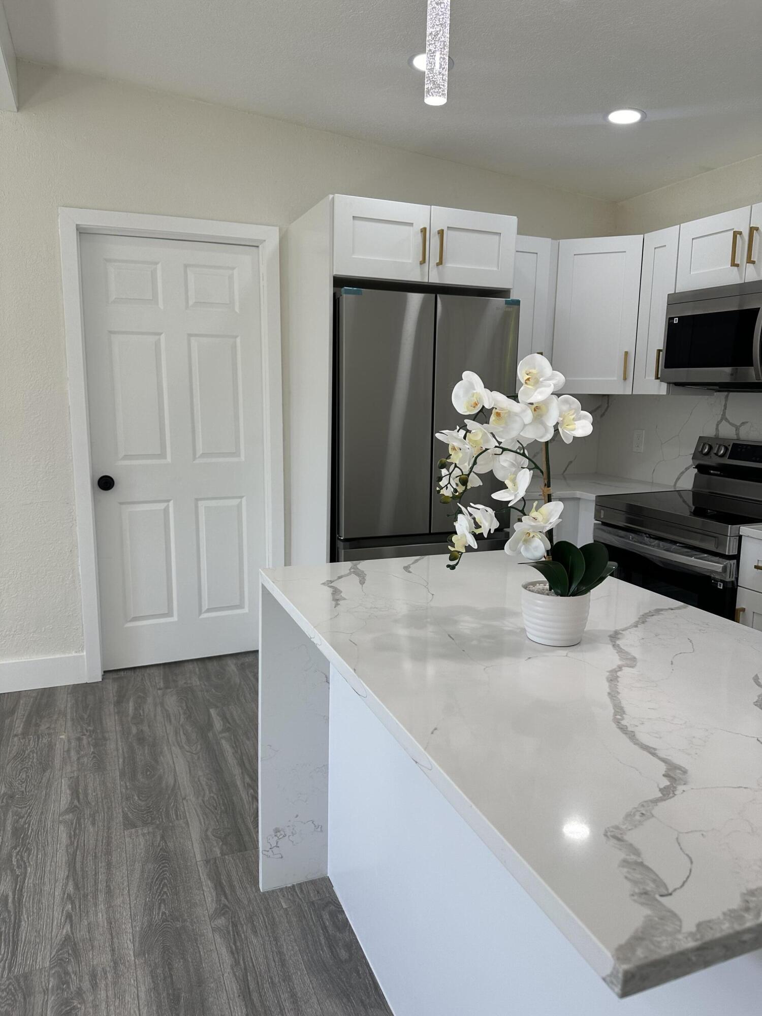 551 Oleander Road Lantana, FL 33462 - Photo 7 of 40 IMG_0213