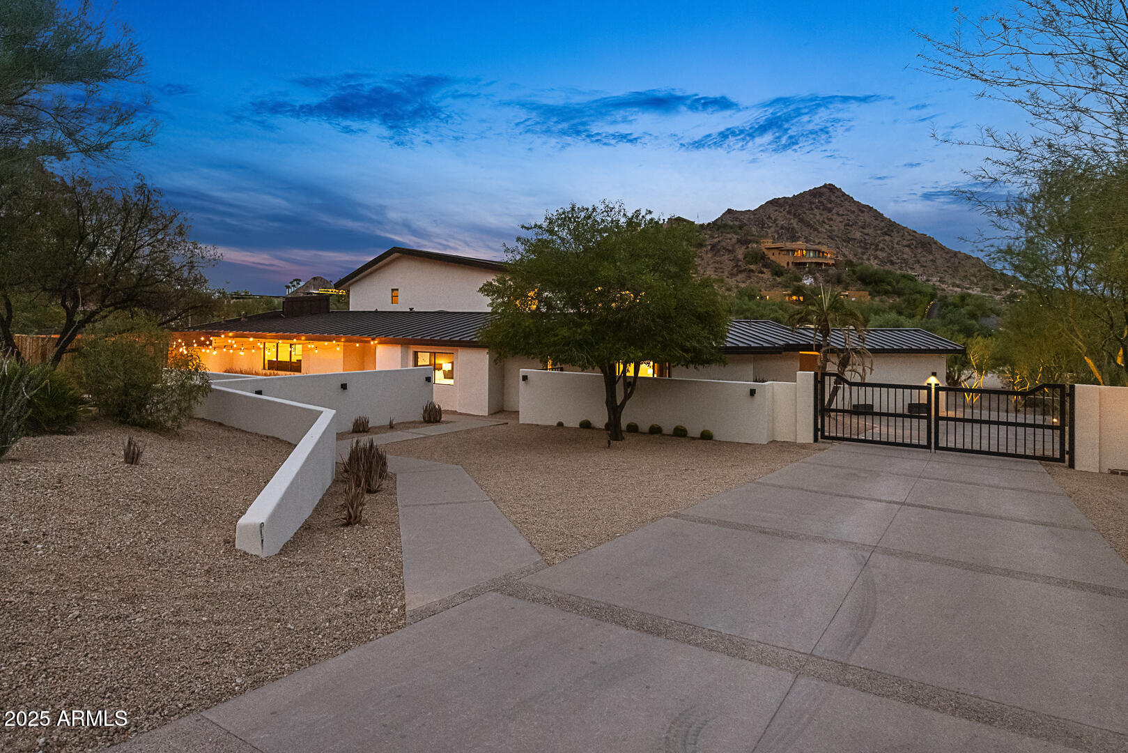 7111 North Quartz Mountain Road Paradise Valley, AZ 85253 - Photo 4 of 22 La-Gruta-1-33