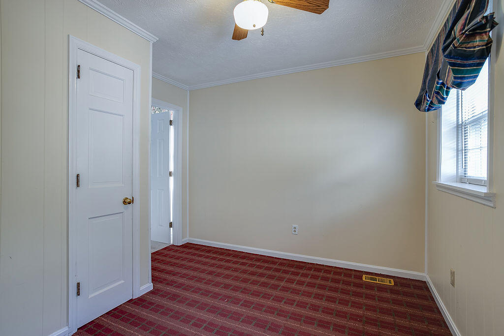 2033 Williamsburg Road Lexington, KY 40504 - Photo 19 of 68 2033Williamsburg-18