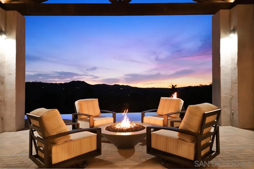 7190 Vía Mariposa Norte Bonsall, CA 92003 - Photo 4 of 25