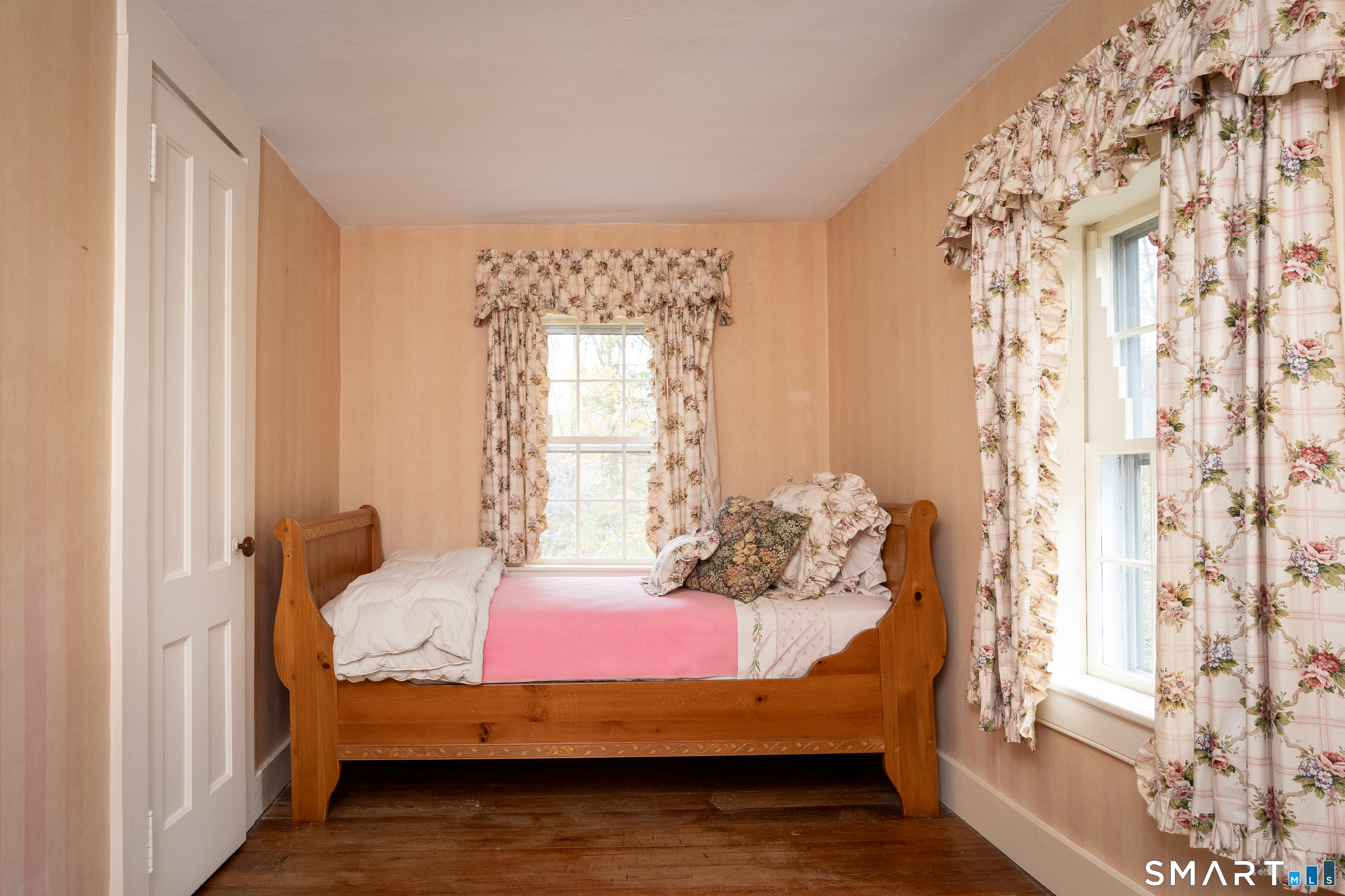 221 Segar Mountain Road Kent, CT 06785 - Photo 32 of 40 Guest Bedroom