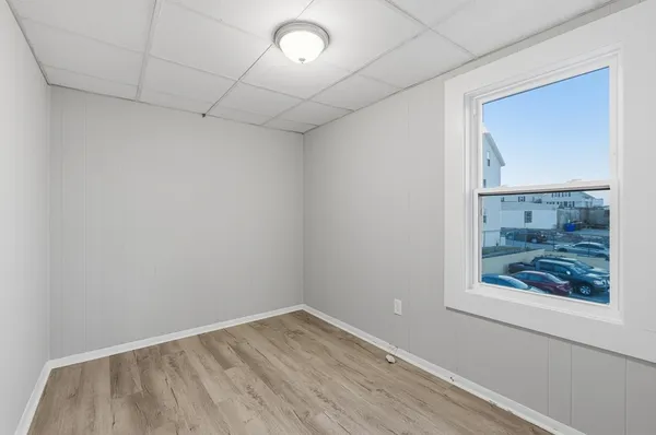 $2,100 | 255 Rodman Street, Unit 4, Fall River, MA 02721