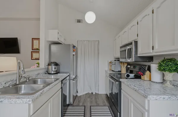 $159,000 | 8119 Summa Avenue, Unit C, Baton Rouge, LA 70809