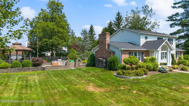 $749,000 | 321 North Abington Road, Clarks Green, PA 18411