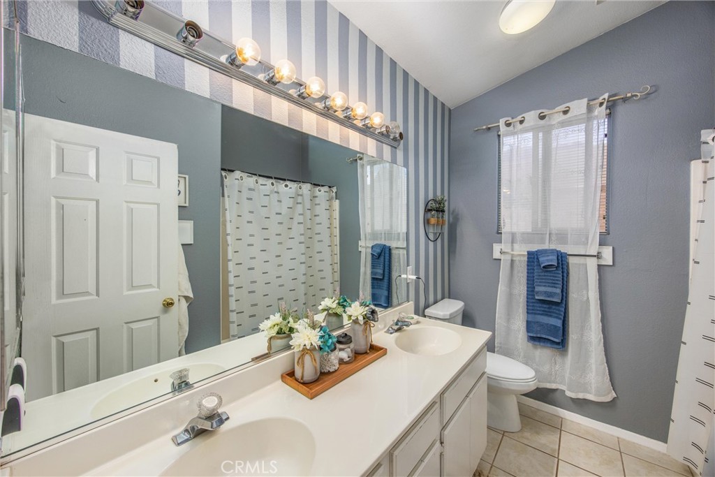 13997 Riverside Drive Apple Valley, CA 92307 - Photo 18 of 55