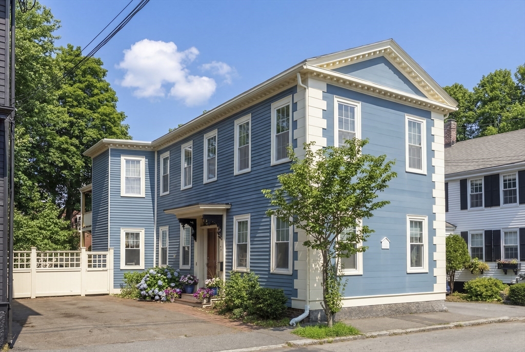 21 Briggs Street, Unit 2 Salem, MA 01970 - Photo 1 of 42