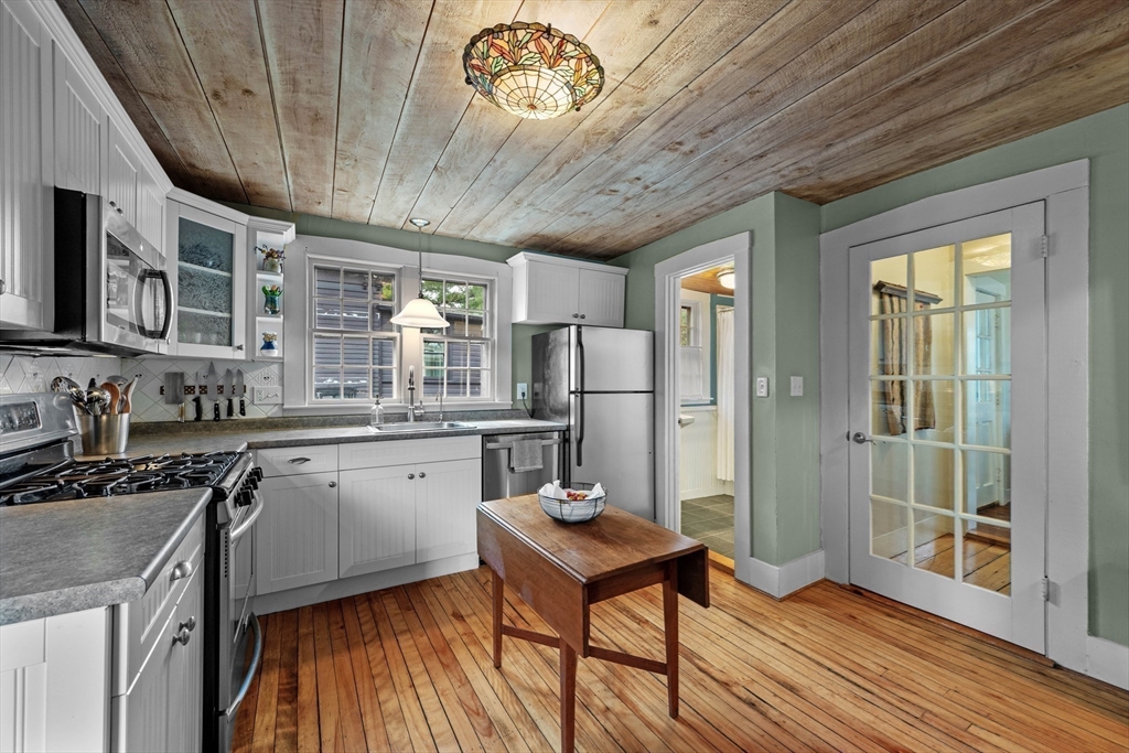 21 Briggs Street, Unit 2 Salem, MA 01970 - Photo 22 of 42