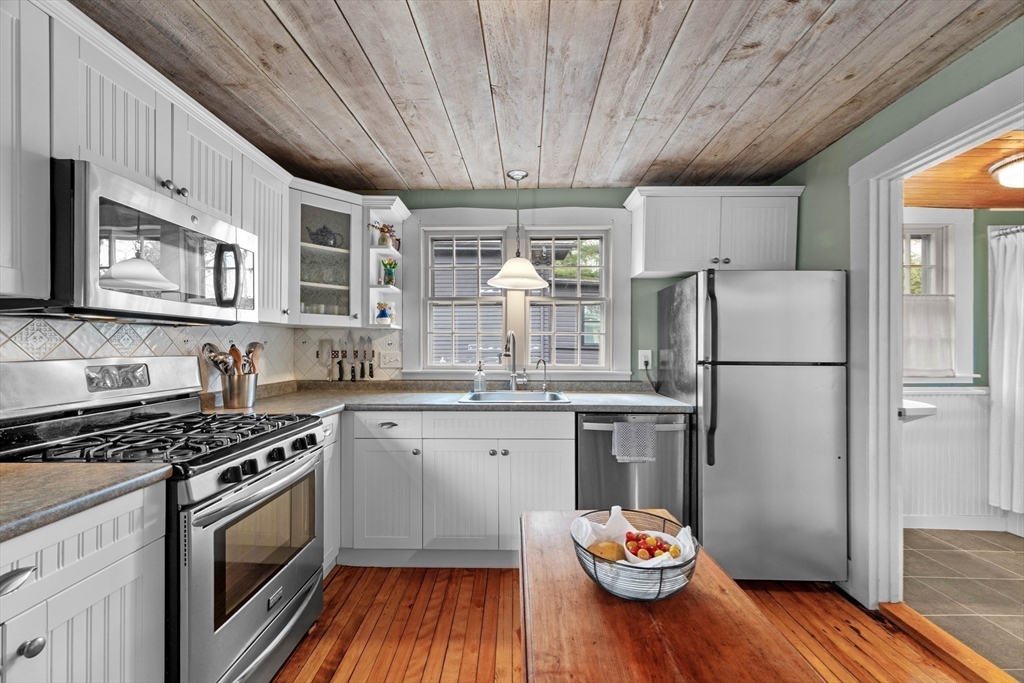 21 Briggs Street, Unit 2 Salem, MA 01970 - Photo 24 of 42