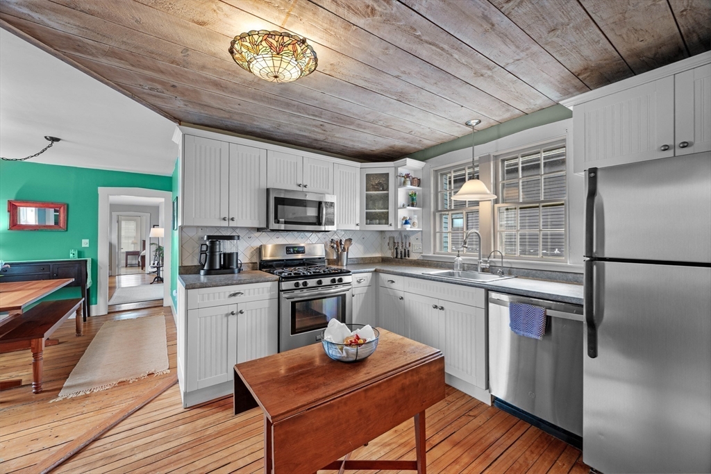 21 Briggs Street, Unit 2 Salem, MA 01970 - Photo 26 of 42