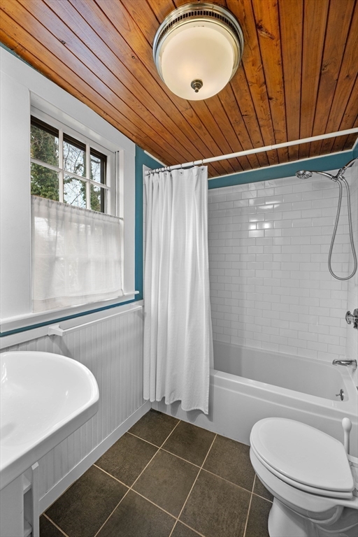 21 Briggs Street, Unit 2 Salem, MA 01970 - Photo 30 of 42