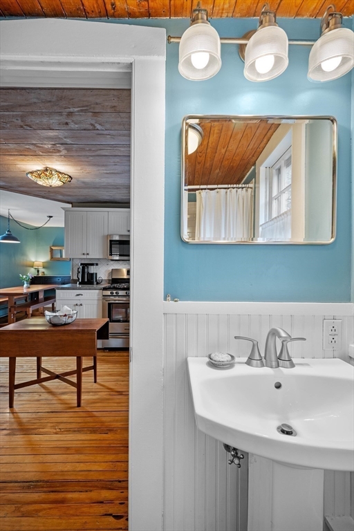 21 Briggs Street, Unit 2 Salem, MA 01970 - Photo 31 of 42