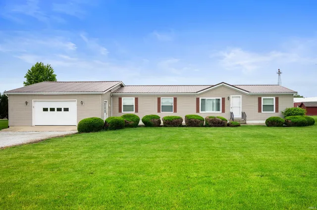 $220,000 | 4369 Highway 26, Hartford City, IN 47348