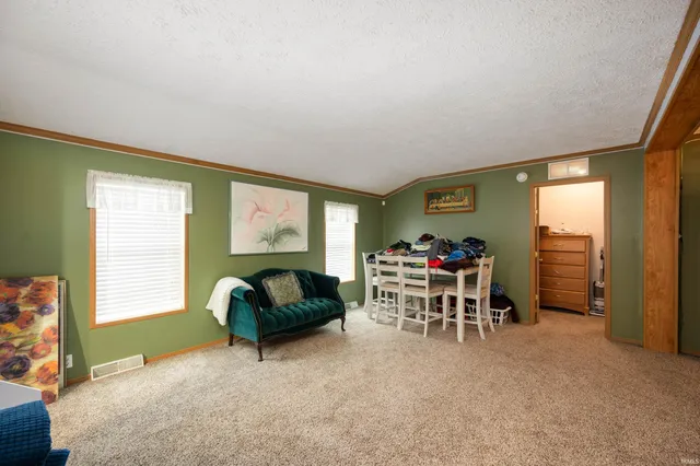 $220,000 | 4369 Highway 26, Hartford City, IN 47348