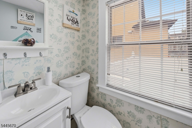 15 Stevens Road Belleville, NJ 07109 - Photo 21 of 37