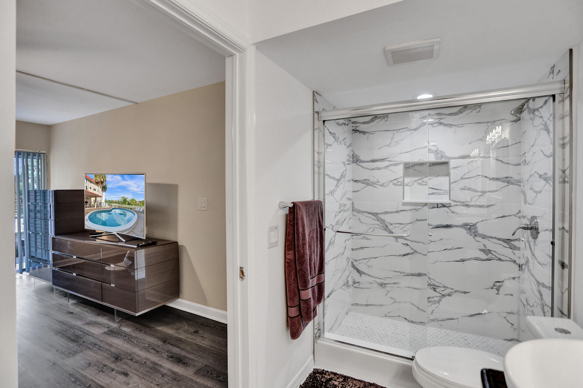 3601 Inverrary Drive, Unit 109 Lauderhill, FL 33319 - Photo 18 of 42 B27I5865