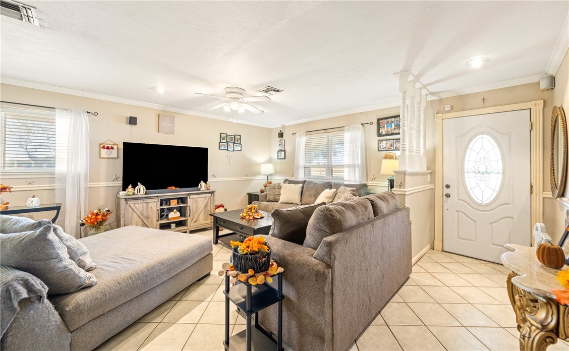 7249 Wooldridge Road Corpus Christi, TX 78414 - Photo 3 of 24