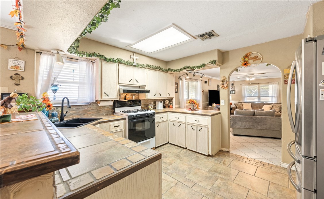 7249 Wooldridge Road Corpus Christi, TX 78414 - Photo 8 of 24