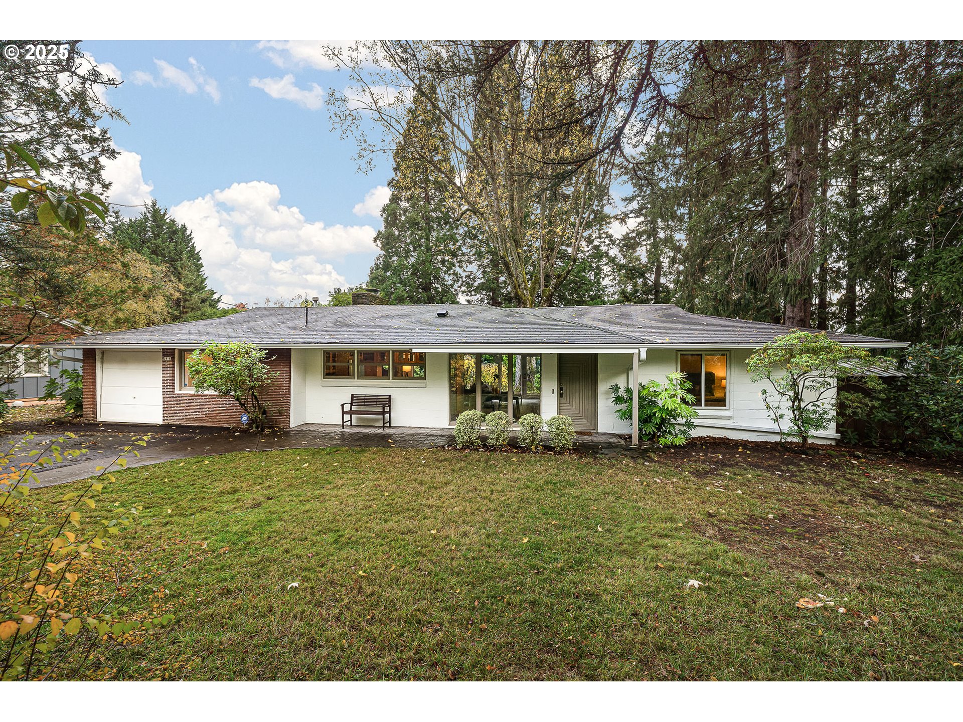 2818 Southwest Mitchell Court Portland, OR 97239 - Photo 1 of 37 Gallery Image 1