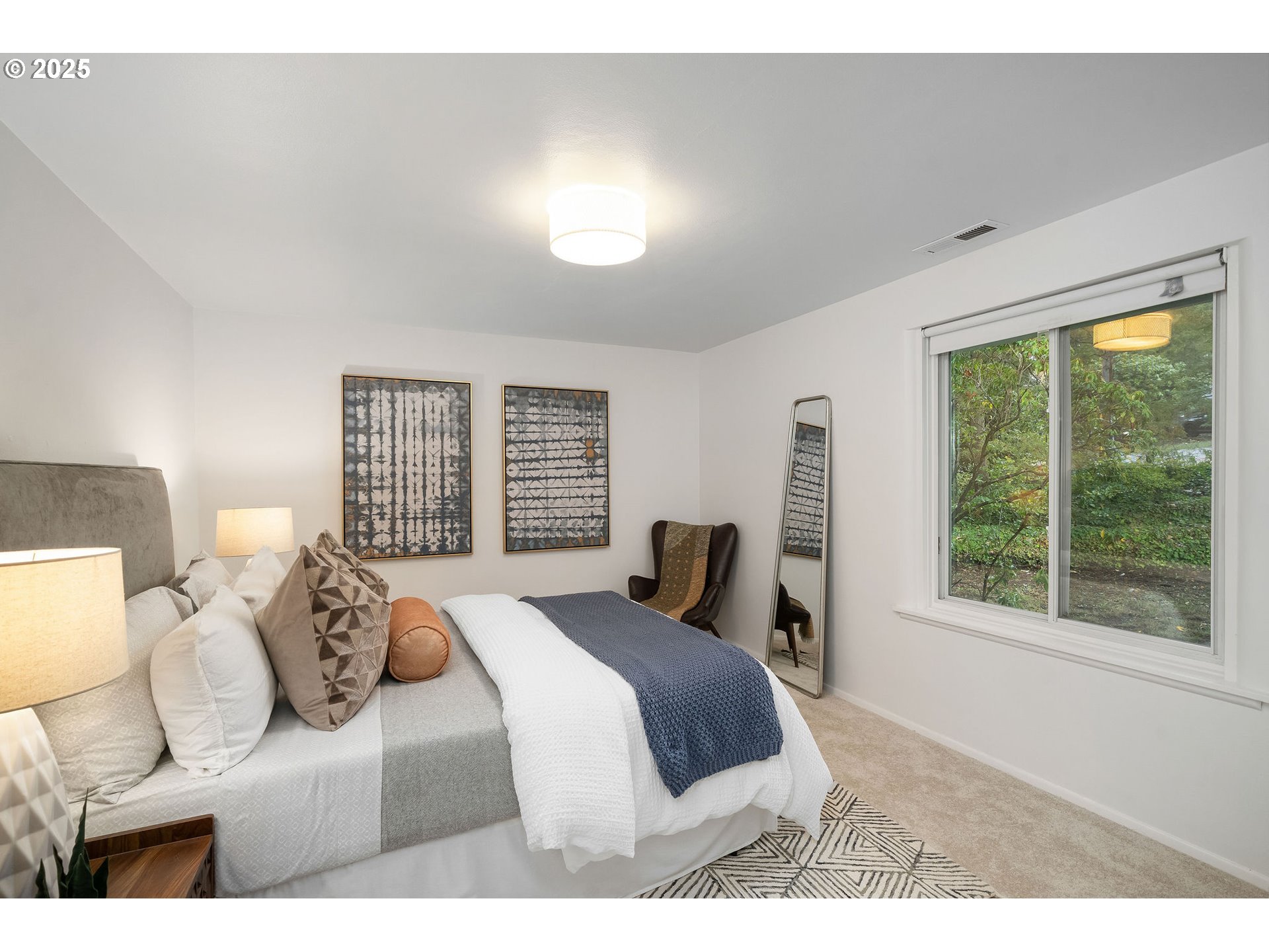 2818 Southwest Mitchell Court Portland, OR 97239 - Photo 23 of 37 Gallery Image 23