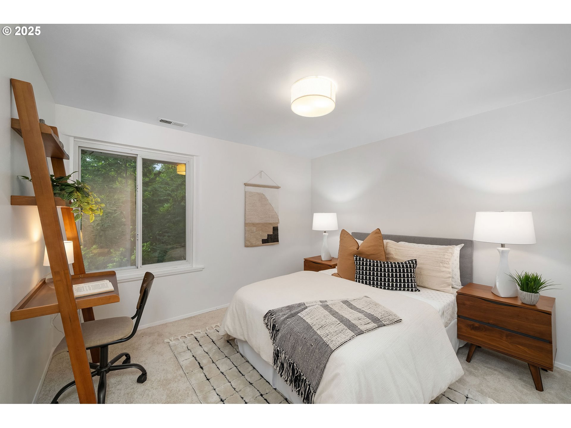 2818 Southwest Mitchell Court Portland, OR 97239 - Photo 25 of 37 Gallery Image 25
