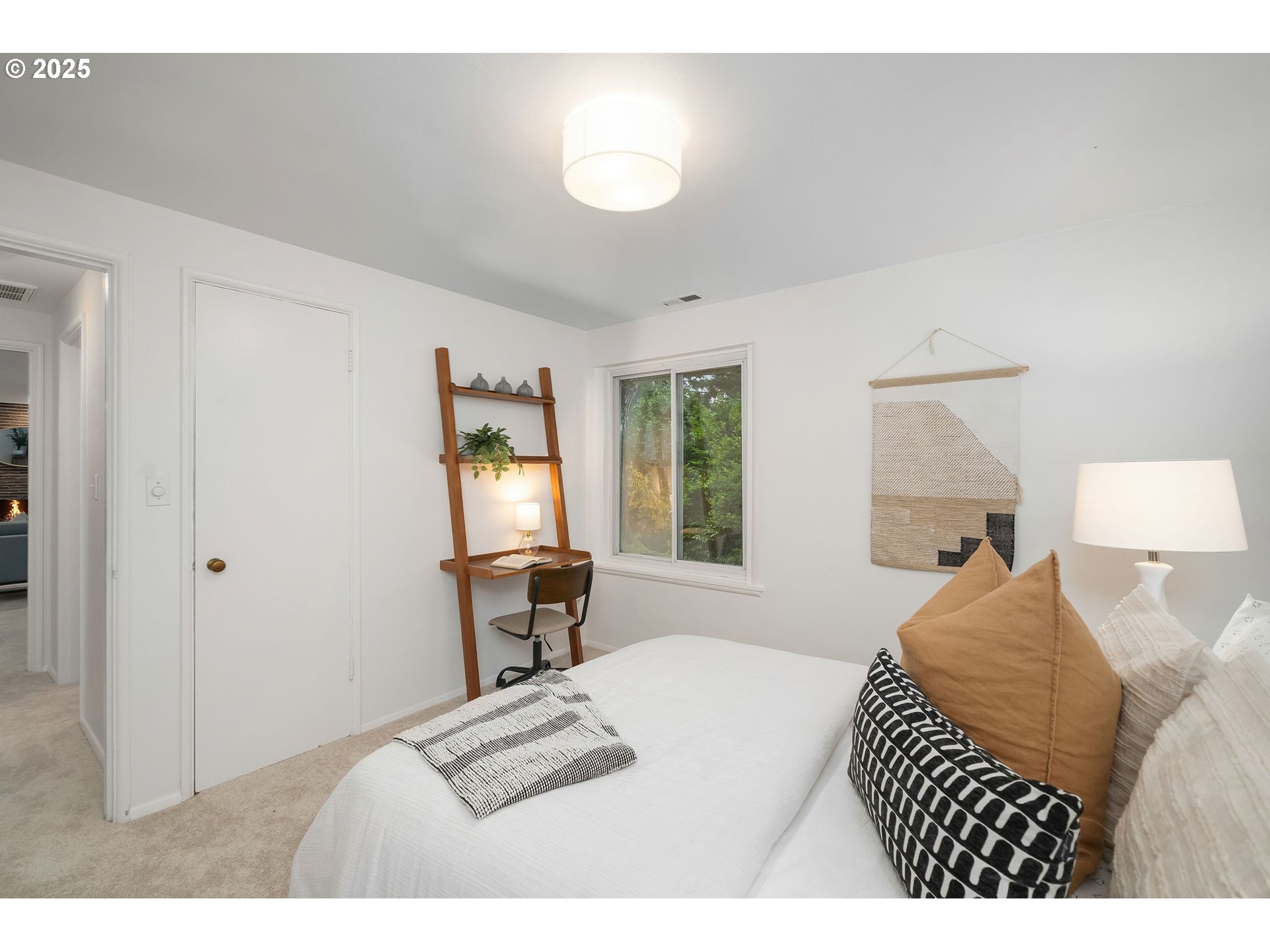 2818 Southwest Mitchell Court Portland, OR 97239 - Photo 26 of 37 Gallery Image 26