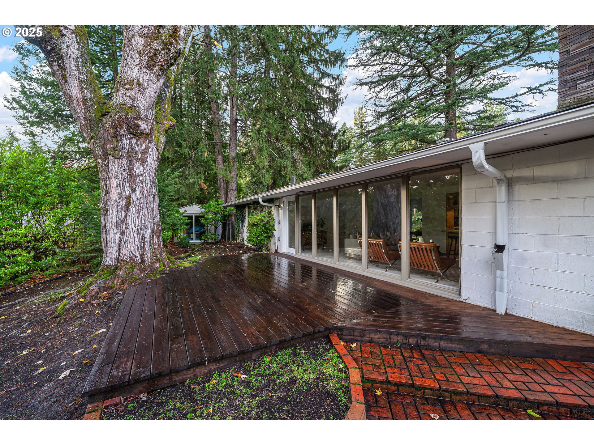 2818 Southwest Mitchell Court Portland, OR 97239 - Photo 31 of 37 Gallery Image 31