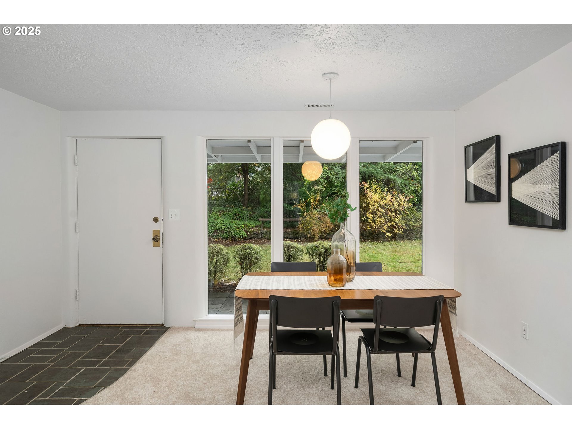 2818 Southwest Mitchell Court Portland, OR 97239 - Photo 5 of 37 Gallery Image 5