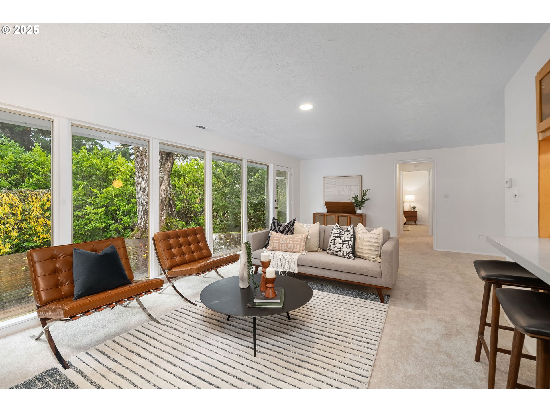 2818 Southwest Mitchell Court Portland, OR 97239 - Photo 10 of 37 Gallery Image 10