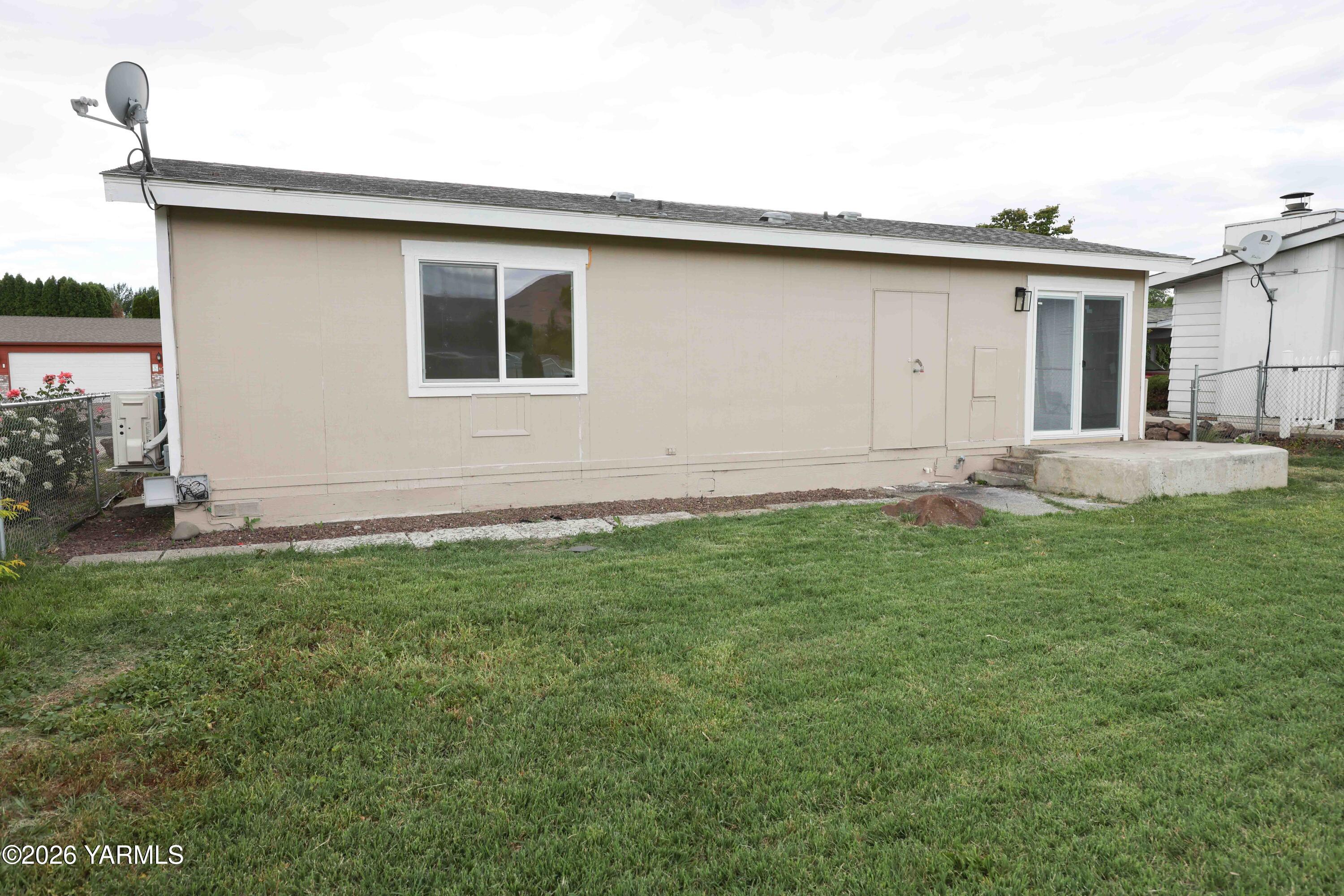 3701 Gun Club Road, Unit 16 Yakima, WA 98901 - Photo 2 of 17 Fenced back yard