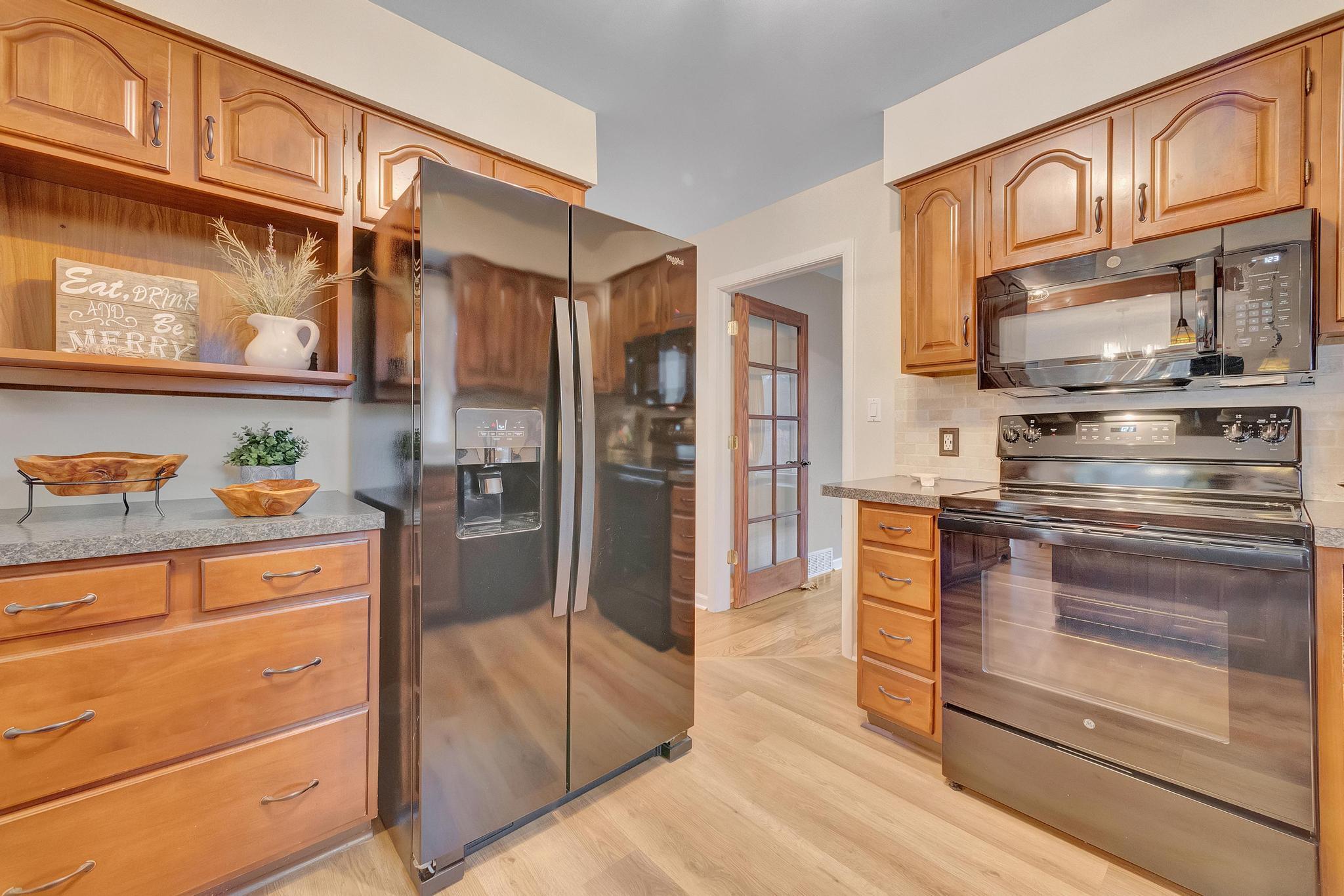 10270 Wayne Road Livonia, MI 48150 - Photo 12 of 50 kitchen 3
