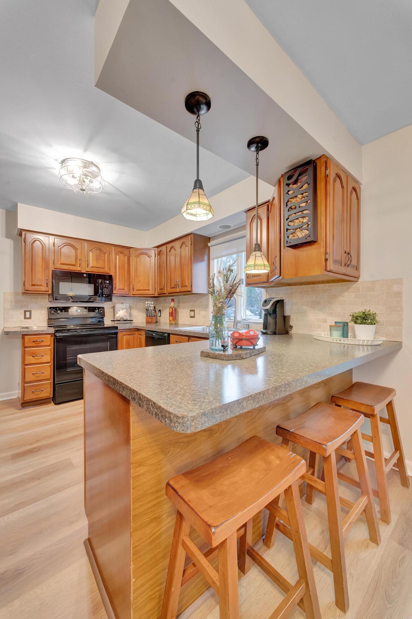 10270 Wayne Road Livonia, MI 48150 - Photo 14 of 50 kitchen 7