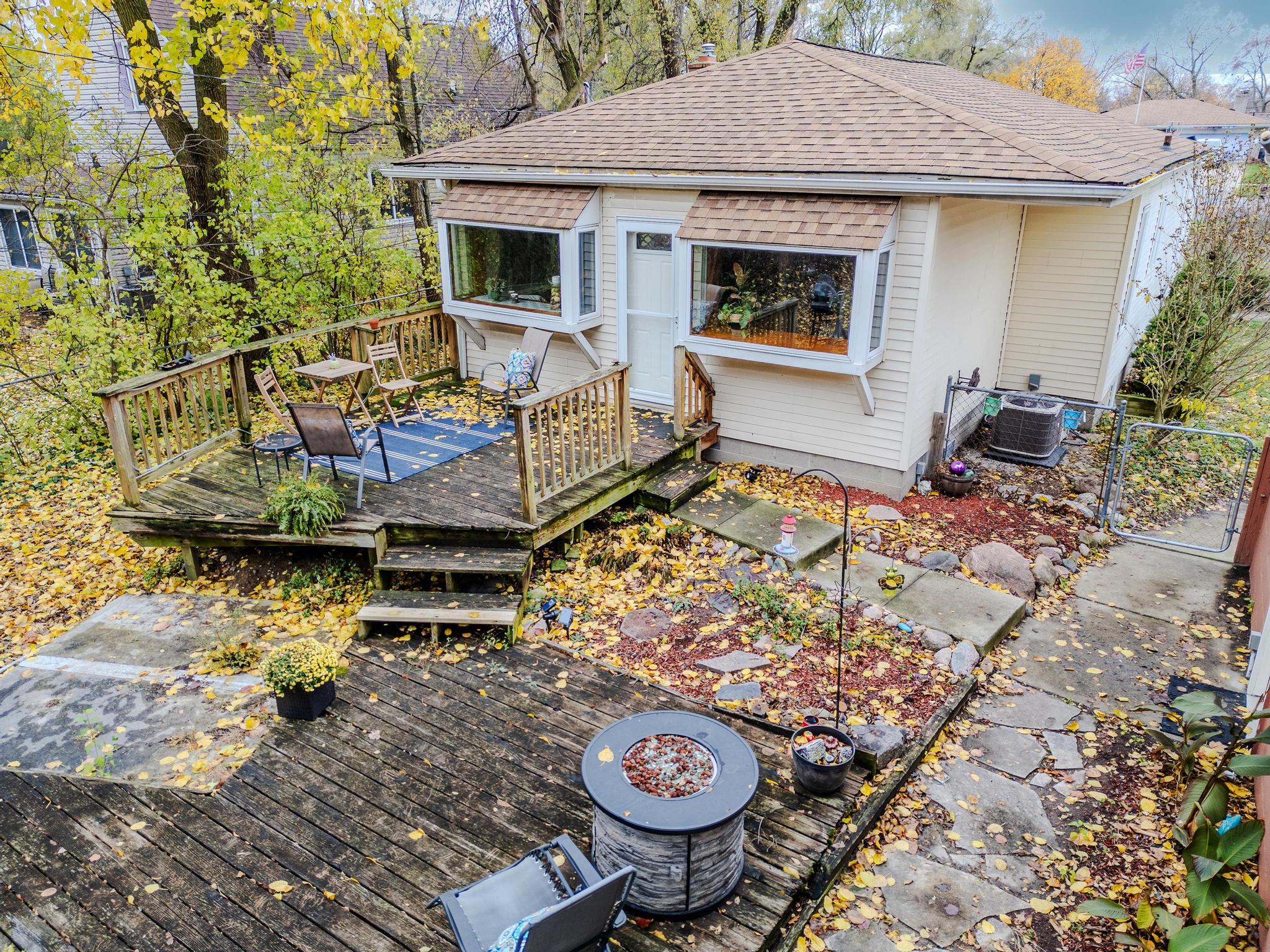 10270 Wayne Road Livonia, MI 48150 - Photo 37 of 50 deck 2