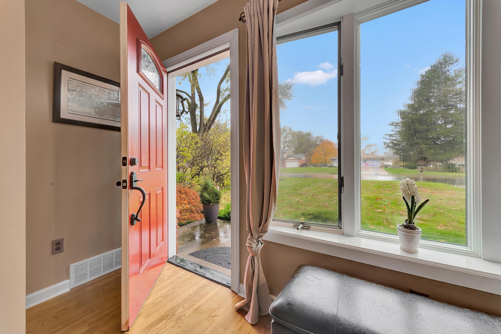 10270 Wayne Road Livonia, MI 48150 - Photo 4 of 50 front door